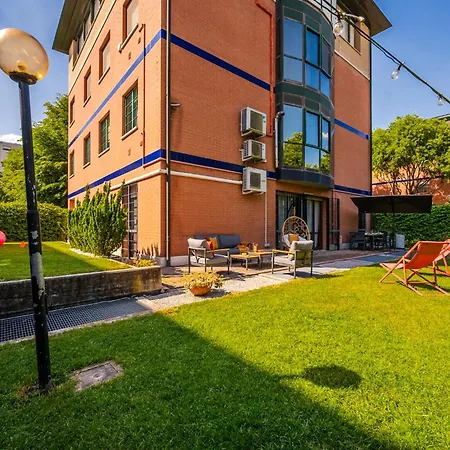 Garden Retreat, 5 Min Dal Centro Con Garage Apartment *